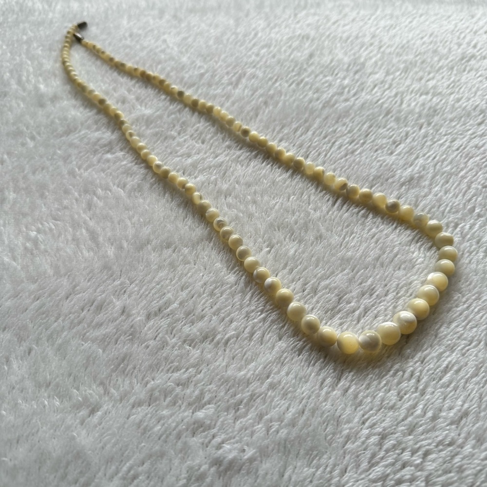 Vintage Semiprecious Cream Bead Necklace